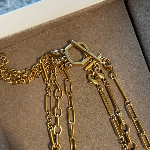 Kendra Scott Elegant Gold Necklace with Black Pendant - Picture 3 of 4